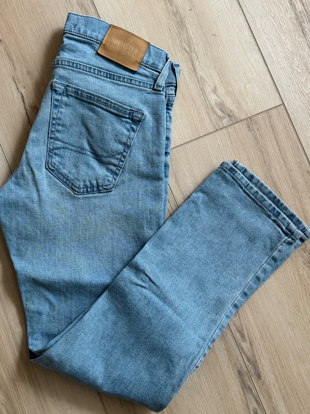 Hollister Epic Flex Light Blue Slim Straight Leg Women’s Jeans. W28 L30